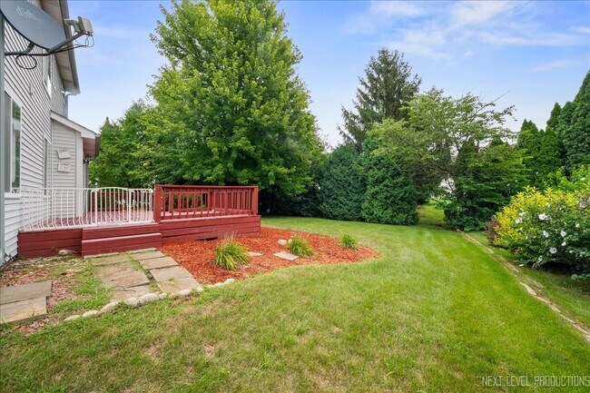 Building Photo - 360 Thomas Dr