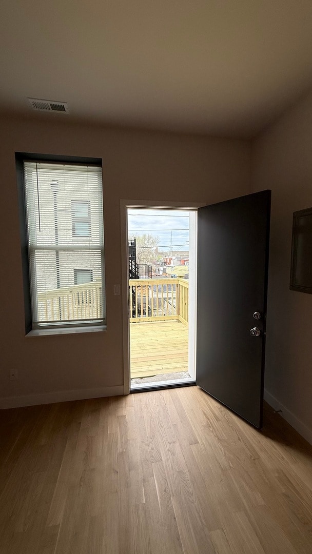 Building Photo - 1118 S Western Ave