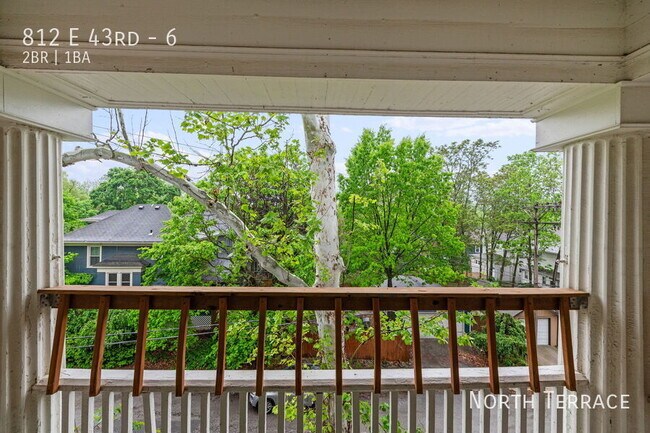 Building Photo - 812 E 43rd-6