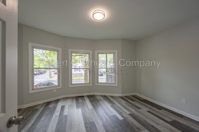Building Photo - 687 Winchester Ave