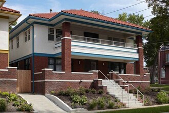 Building Photo - Cleopatra