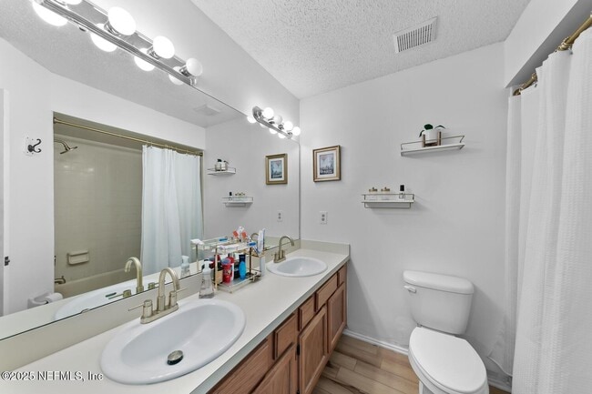 Building Photo - 7714 Greenwich Ct W