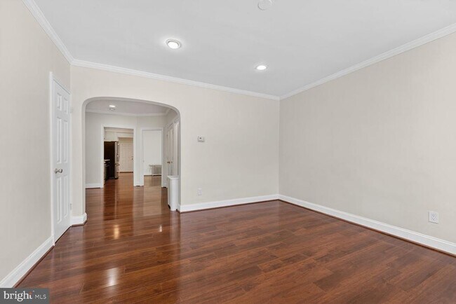 Building Photo - 1618 18th St SE