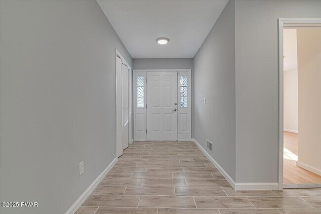 Building Photo - 502 Carrock Way