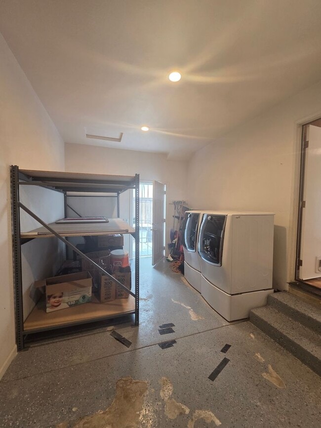 Building Photo - **Move - In Specials Available ! Reduced D...