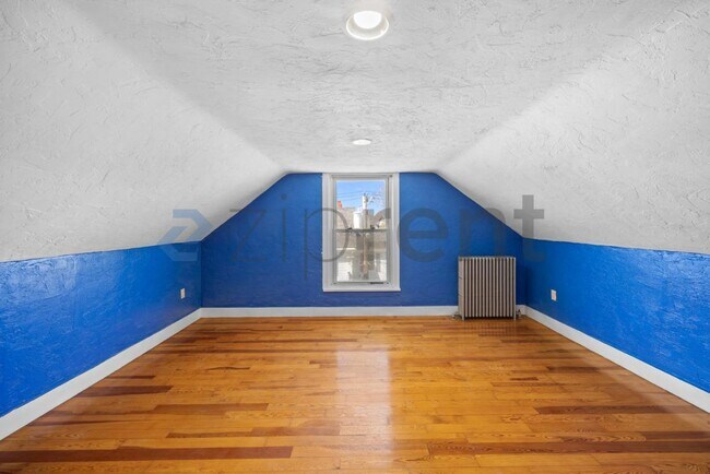 Building Photo - Unit 3F