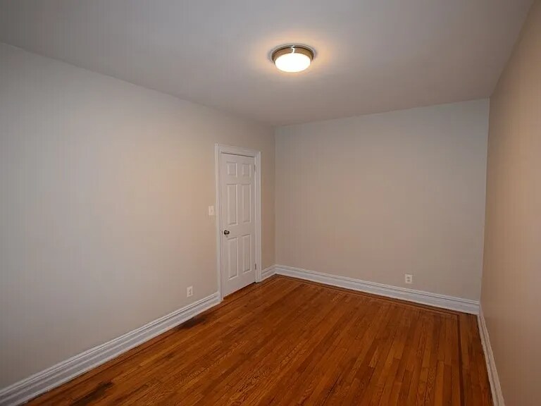 Building Photo - 25-10 31st Ave