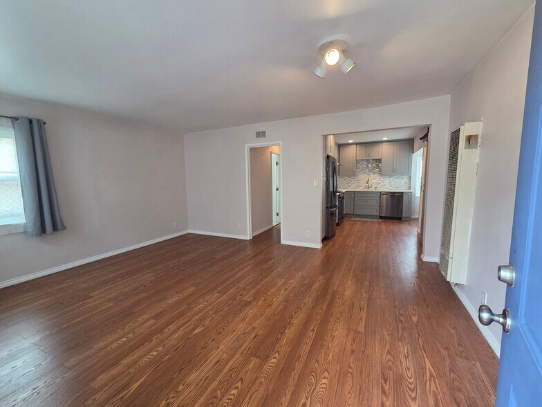 Building Photo - 1540 Wollacott St
