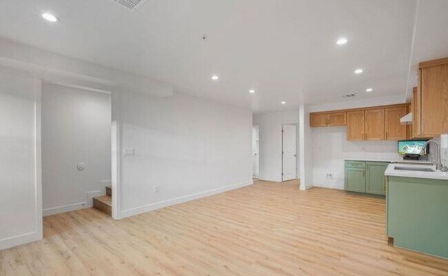 Building Photo - Graham(10422)