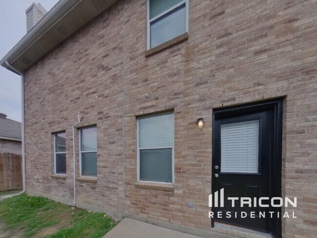 Building Photo - 5009 River Rock Blvd