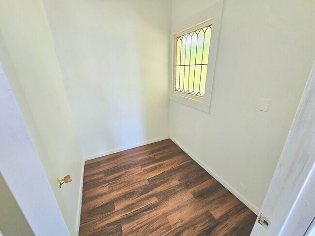 Building Photo - Spacious Multi-Family Apartments for Rent ...