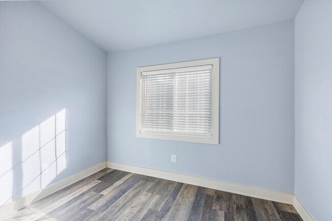 Building Photo - 5430 Delancey St
