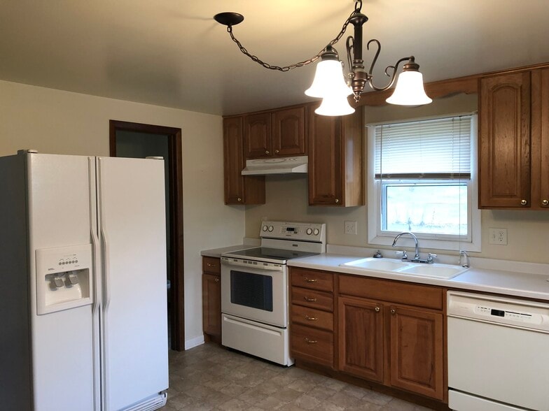 Building Photo - 1400 Katers Dr