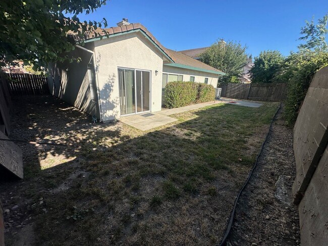 Building Photo - 9521 Twin Brooks Ln