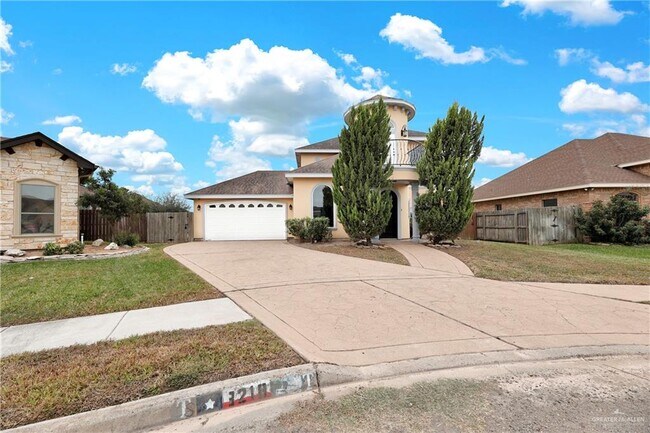 Building Photo - 3218 Lerma Dr
