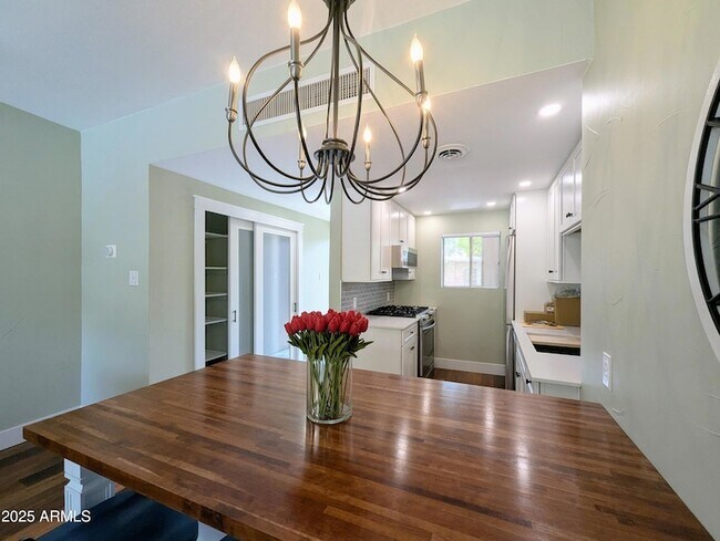 Building Photo - 6125 E Indian School Rd