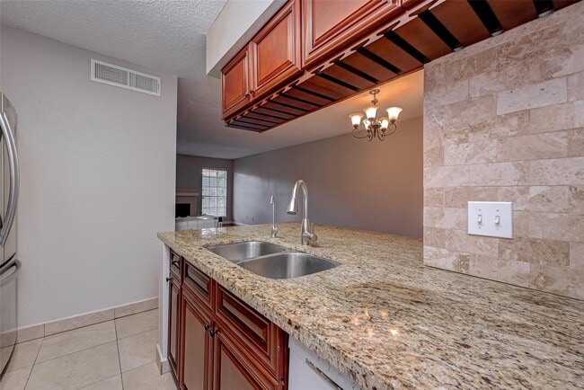 Building Photo - 10615 Briar Forest Dr