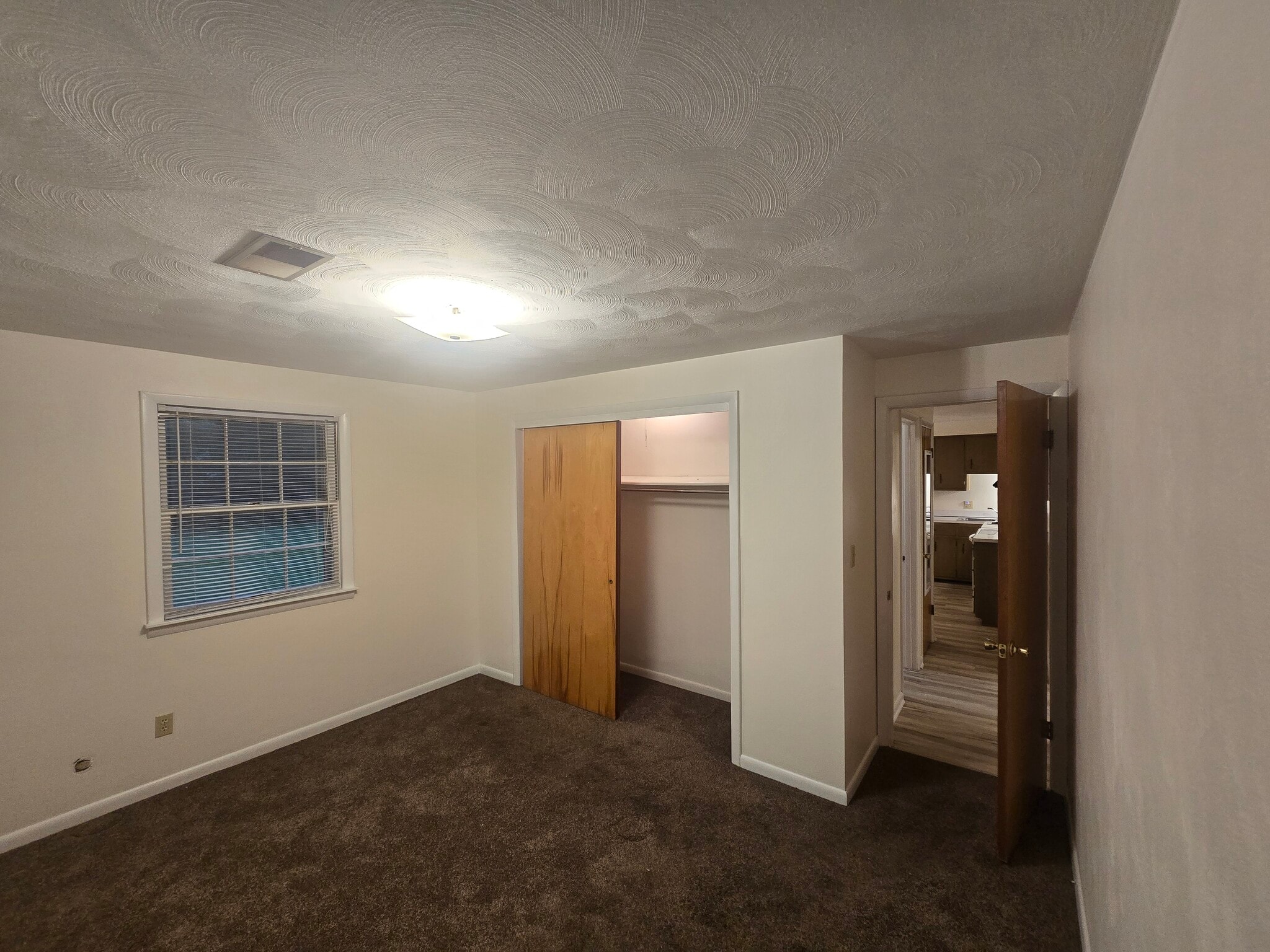 Building Photo - 735 Mellen Dr