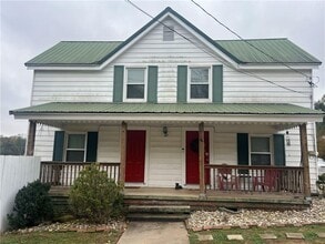 Building Photo - 20 Highland St