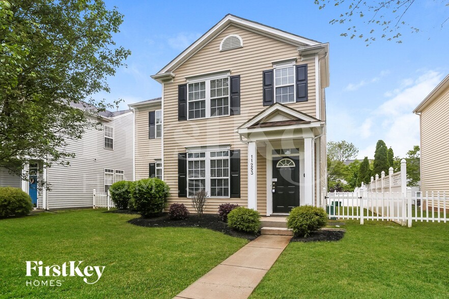 Building Photo - 11253 Heritage Green Dr