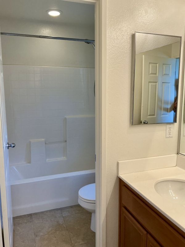 Building Photo - 43426 Lago Brezza Dr