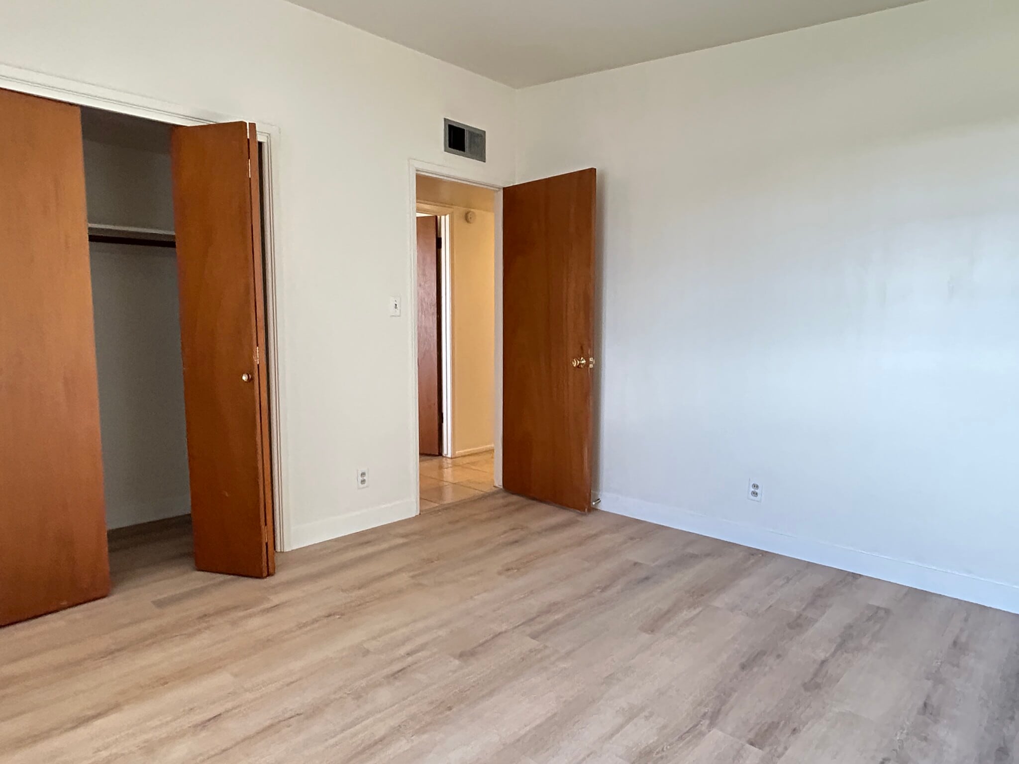 Building Photo - 2219 N 73rd Pl
