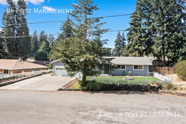 Building Photo - 339 Thunderbird Ct SE