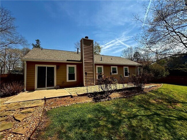 Building Photo - 1907 Grant Ln