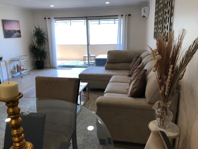 Building Photo - 1299 Cordova St