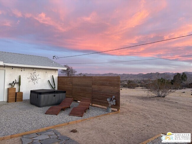 Building Photo - 4742 Ave La Flora Desierta