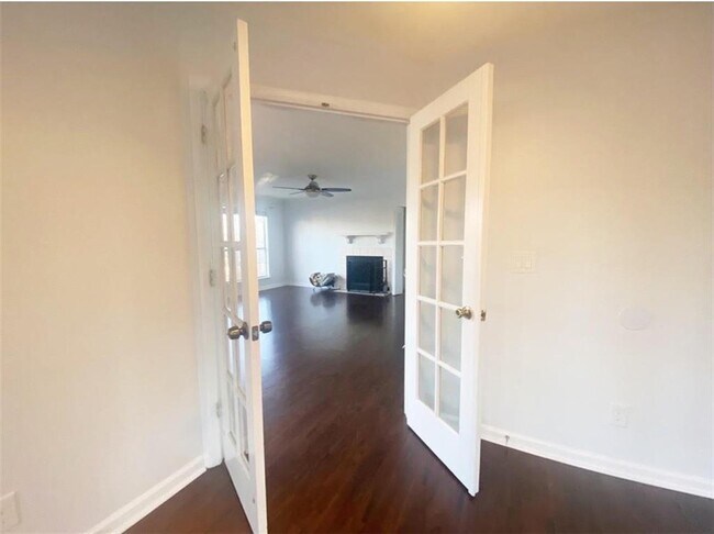 Building Photo - 1119 Sandy Ln Dr