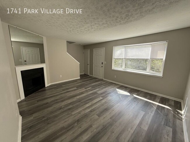 Building Photo - 1741 Park Village Dr
