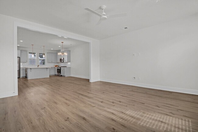 Building Photo - Luxury Townhome in Midtown Nexton