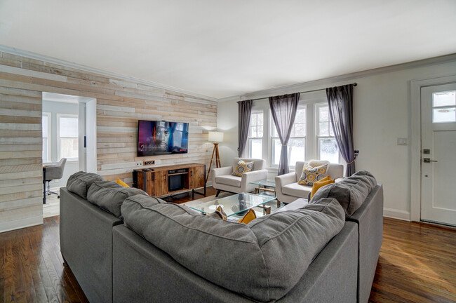 Living Room - 3930 Red Bud Ave