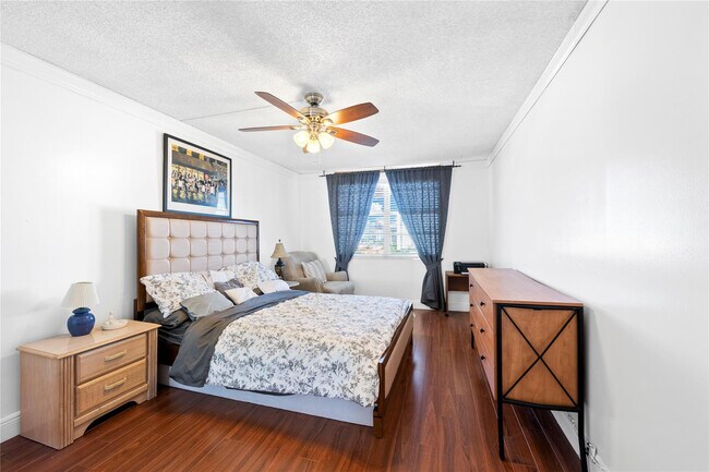 Building Photo - 2801 NE 183rd St