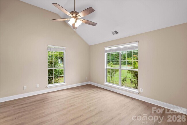 Building Photo - 697 Rebecca Jane Dr