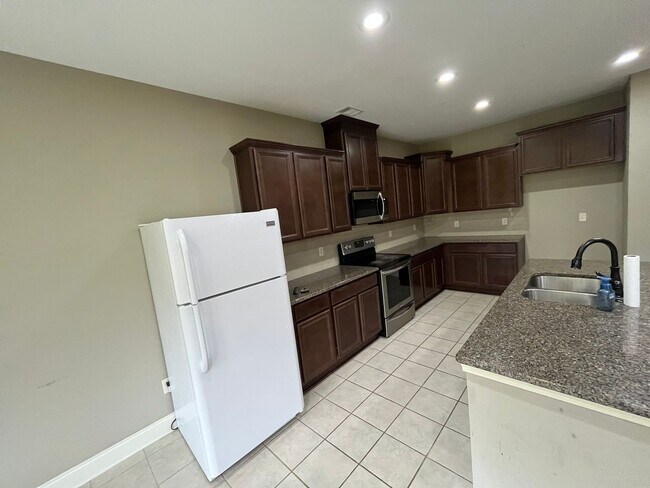 Building Photo - Located in Wrenwood Subdivision!!
