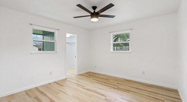 Building Photo - 1118 Ebert Ave