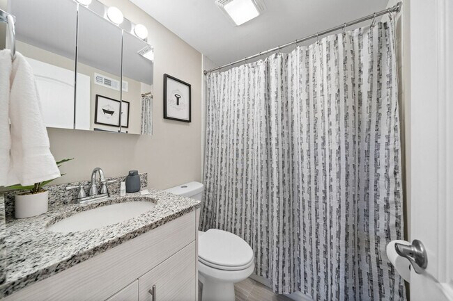 Building Photo - 804 Willow St