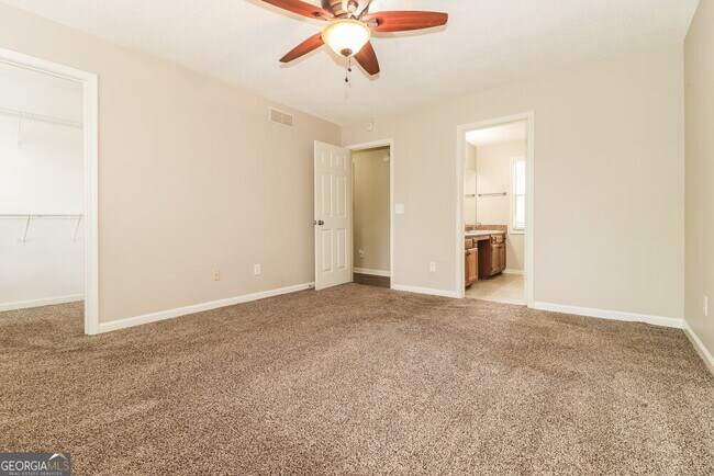 Building Photo - 4667 Whitesand Way NW