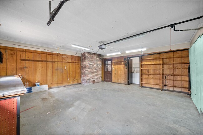 Building Photo - 3 Bedroom 2 Bath Country Home For Rent in Dover!