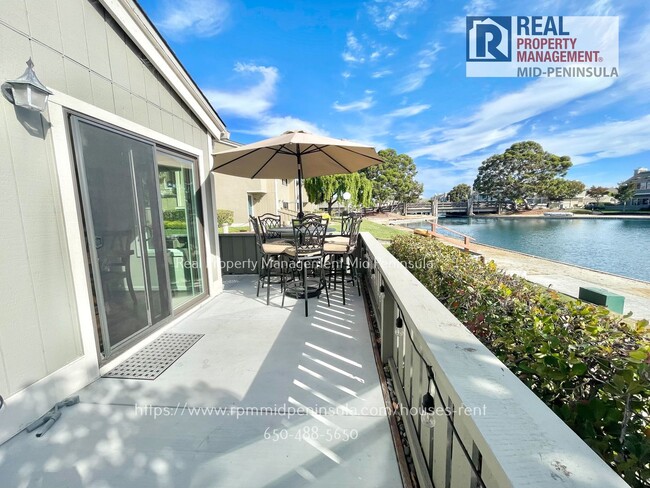 Building Photo - Stunning 2 Bedroom 1.5 Bathroom Waterfront Townhome in Foster City
