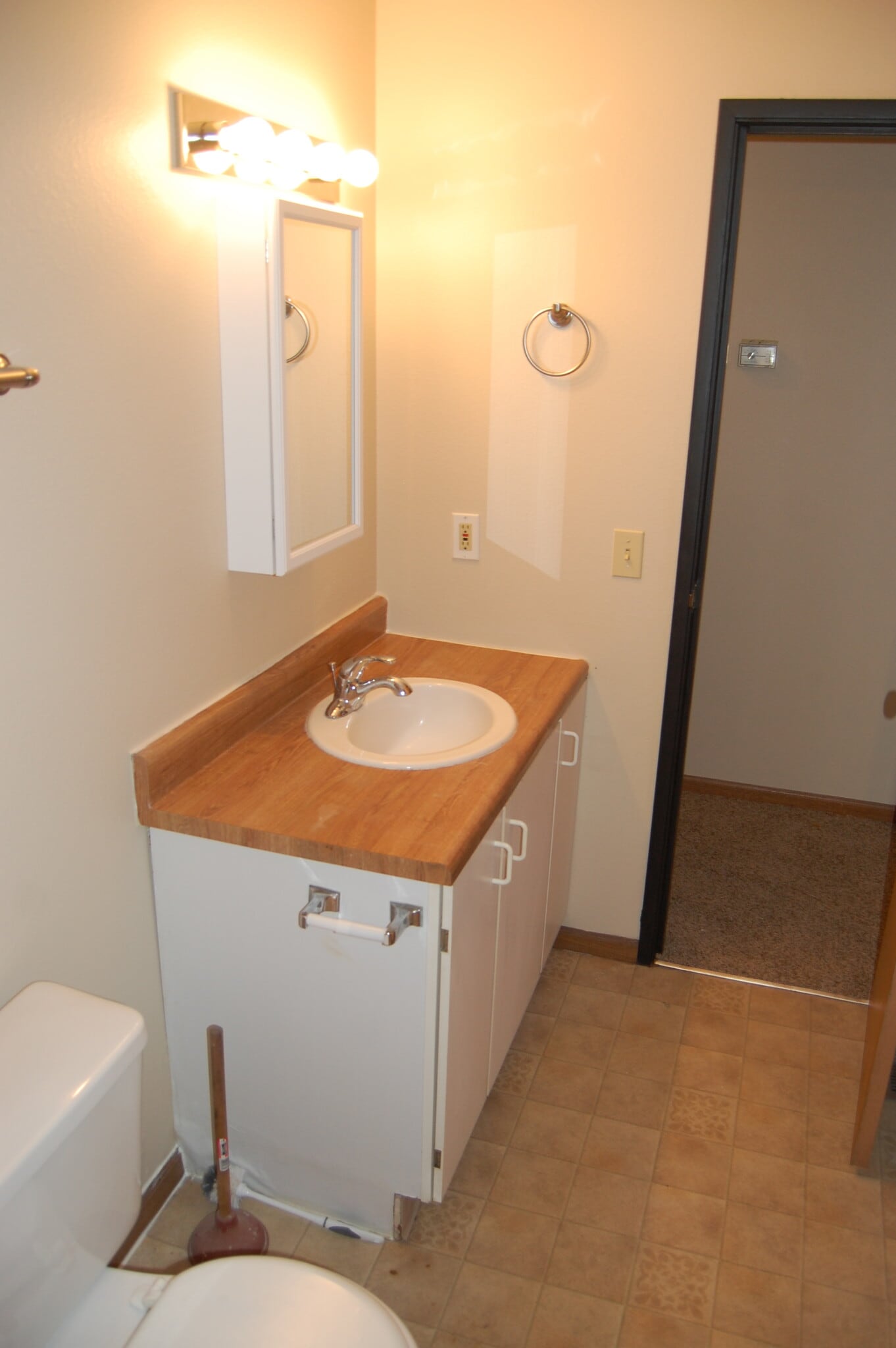 Second, master, bathroom - 4945 Walker Ave