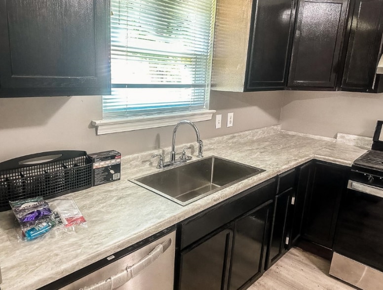 Building Photo - 3909 Range Line Rd