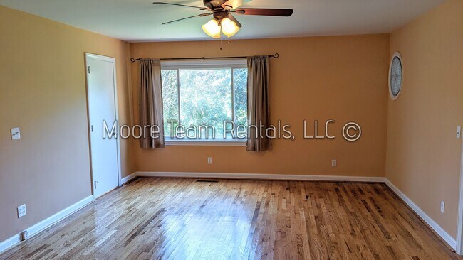 Building Photo - 2612 Haywood Rd