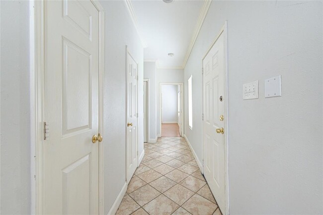 Building Photo - 2023 Gentryside Dr