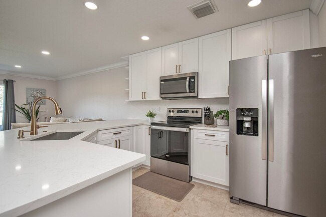 Building Photo - 16081 Sierra Palms Dr