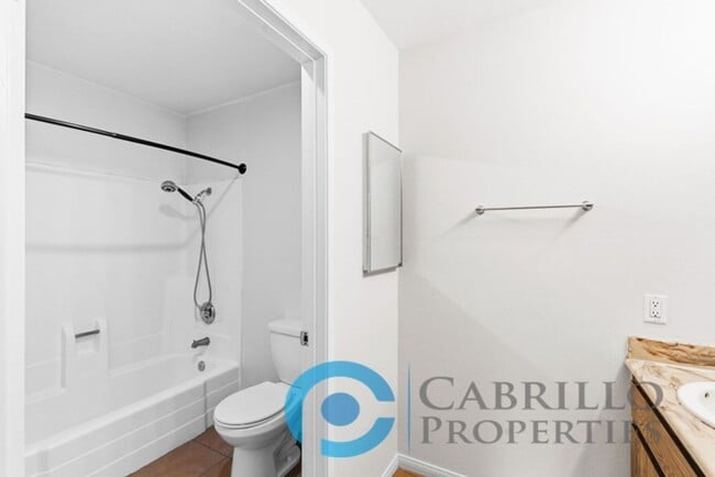 Building Photo - 1BD/1BA Private Balcony + Utilities Included | Prime Black Mountain Location