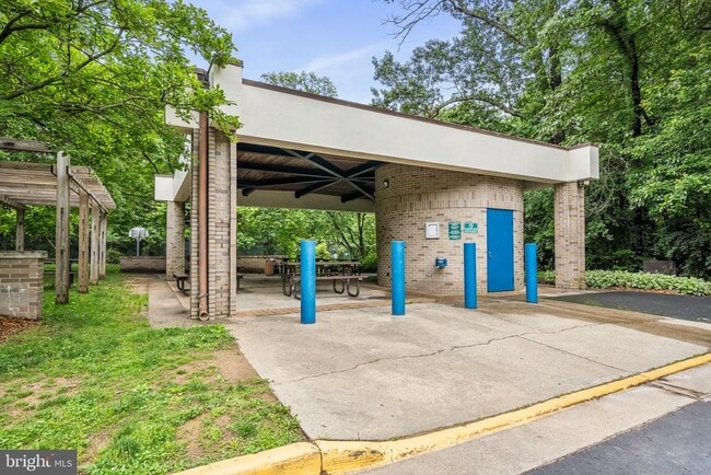 Building Photo - 1423 Northgate Square