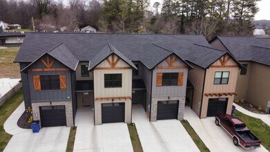 Building Photo - 164 McNabb Dr